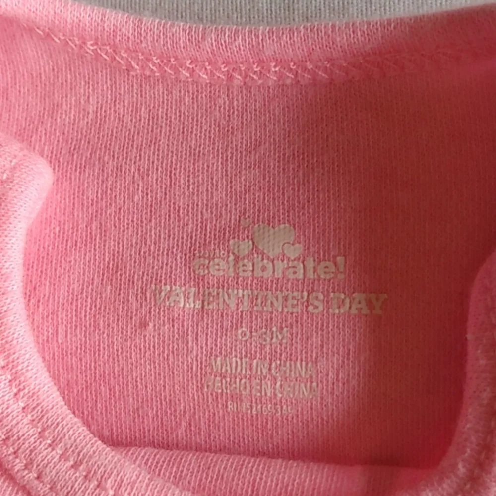 *Girls Onesie – “Daddy Is My Valentine” – Size‎ 0-3M